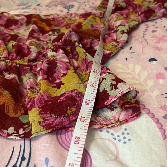 WAYF Square Neck Flounce Sleeve Floral Blouse - Picture 13 of 15